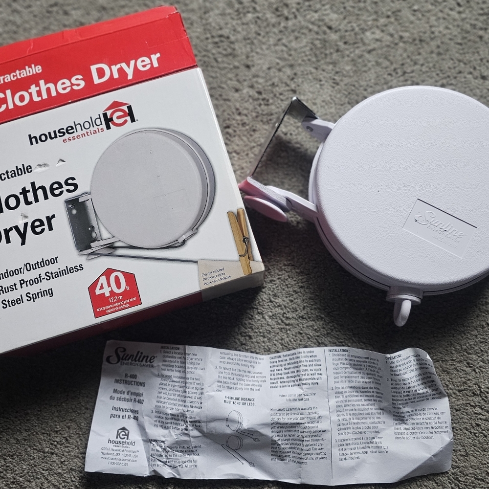 Retractable indoor clothes line